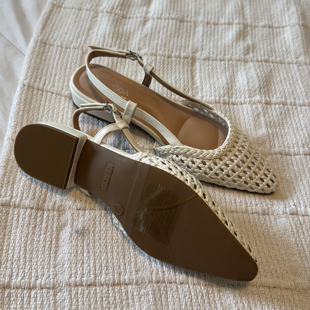 White Top Moda point toe heeled sandal - Picture 2 of 4